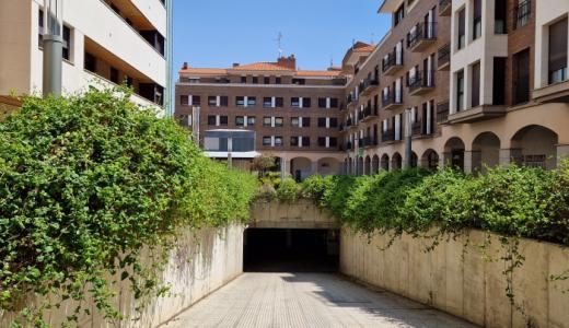 Varios menores provocan destrozos al vaciar un extintor en un parking de Tudela