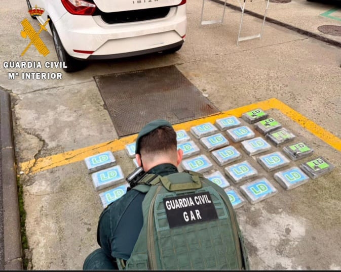 Interceptado en Bera con 35 kilos de cocaína ocultos en un doble fondo artesanal