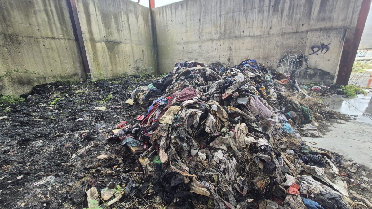 Seis años después, los residuos textiles en Ziordia siguen sin retirarse pese a las denuncias de Gurelur