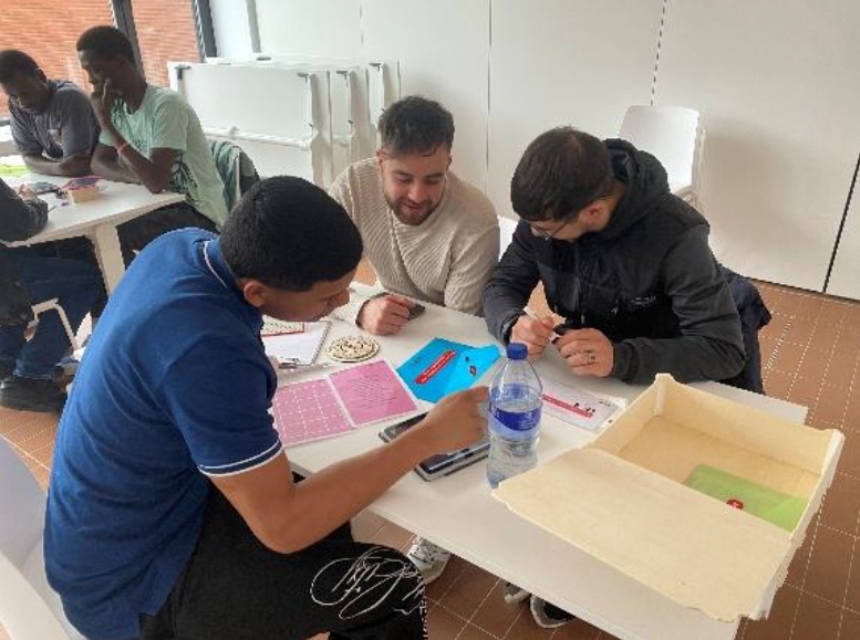El programa Lankideak impulsa la empleabilidad de 46 jóvenes en situación de vulnerabilidad en Pamplona