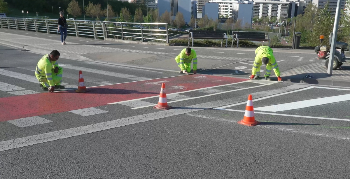 Pamplona refuerza la seguridad vial en cinco rotondas 'conflictivas' para reducir accidentes