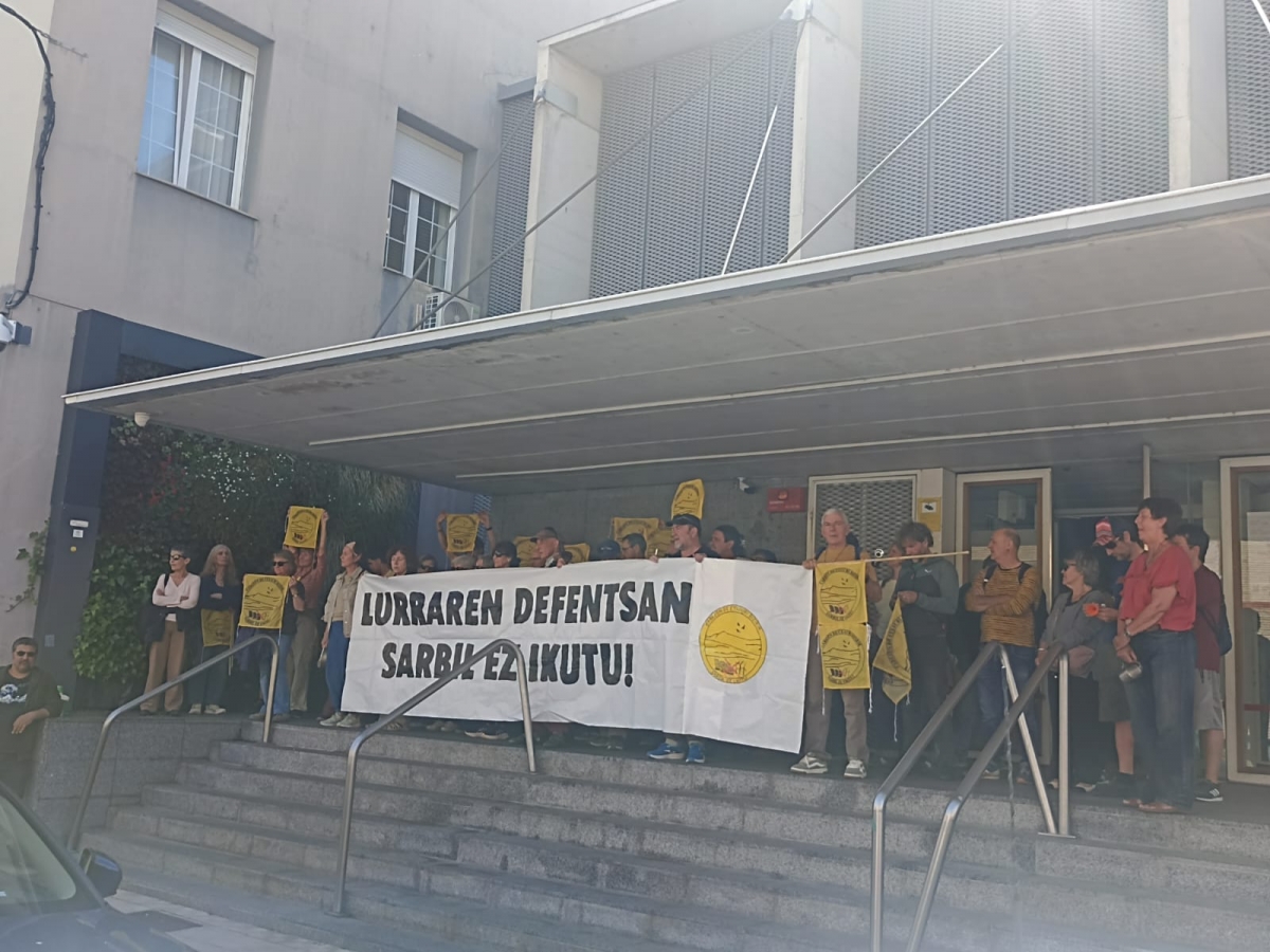 Vecinos de Etxauri intensifican su rechazo al macroproyecto fotovoltaico con miles de alegaciones