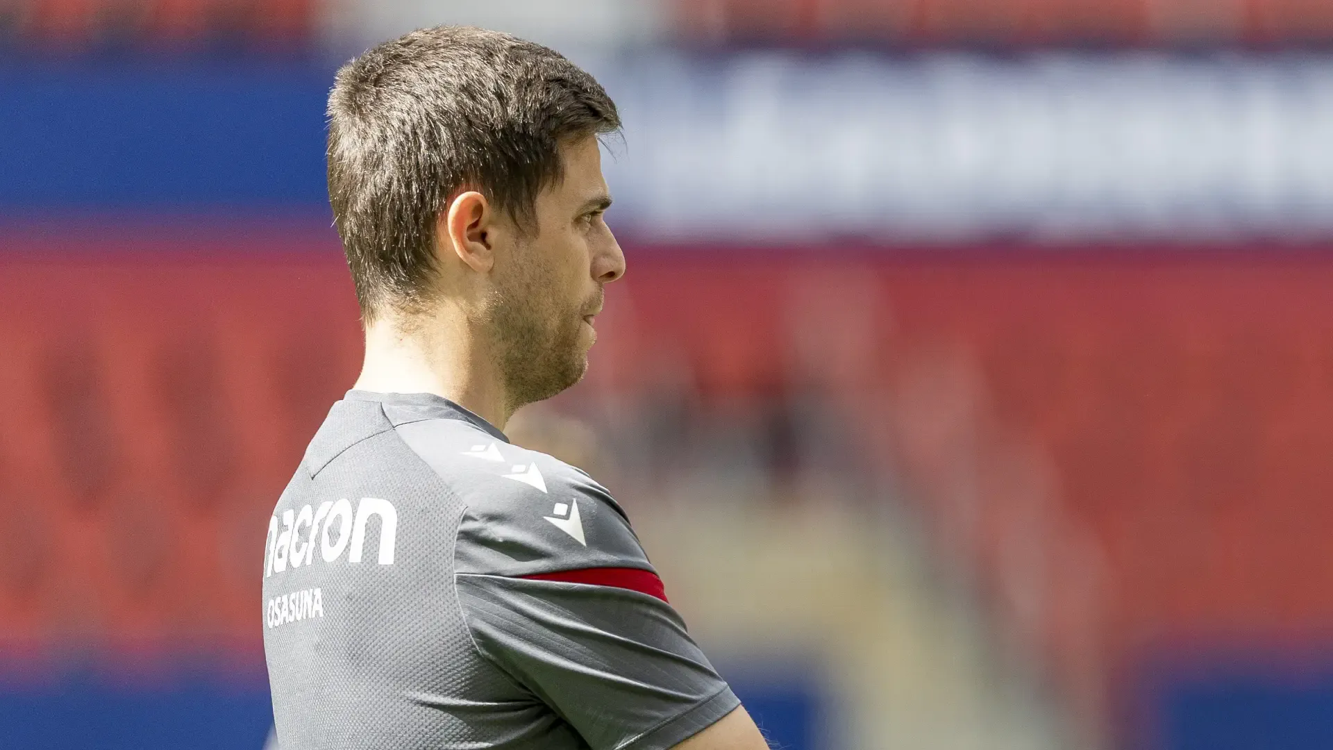 Osasuna convoca a 23 jugadores para recibir al Sevilla, con el regreso de Catena y Osambela