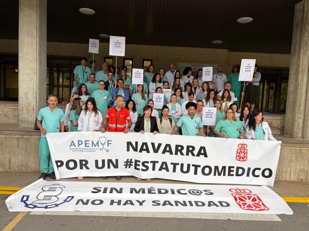 La protesta médica se extiende por el SNS-O: varios servicios del HUN y el HRS cierran sus peonadas