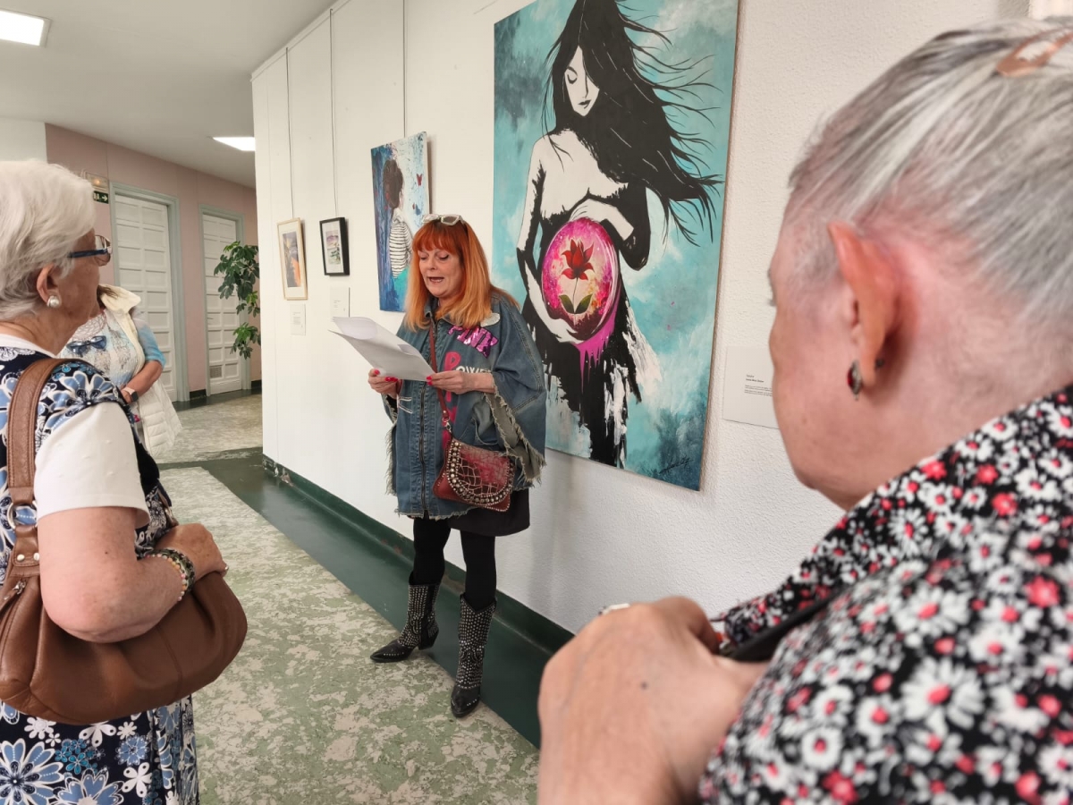 25 artistas llenan de color los pasillos de la Casa de la Misericordia de Pamplona