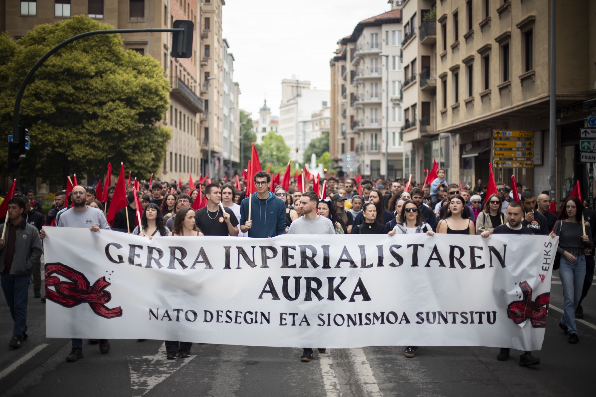Euskal Herriko Kontseilu Sozialista clama en Pamplona contra la guerra y la OTAN en el 1 de Mayo