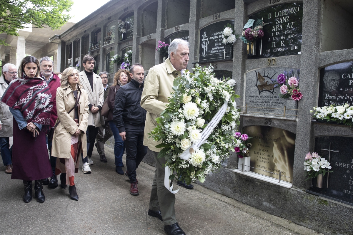 [GALERIA] Pamplona recuerda a Tomás Caballero en el 28 aniversario de su asesinato por ETA