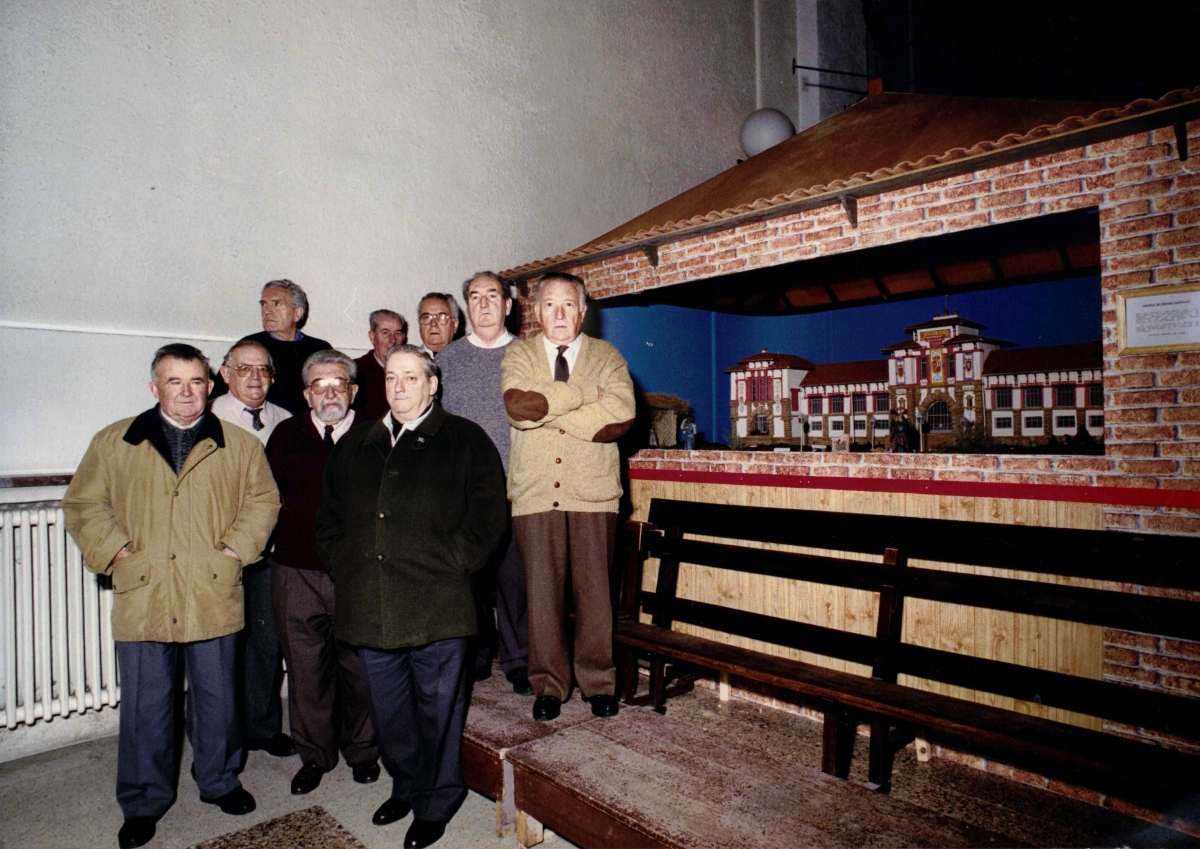 Los belenistas de Villava piden fotos y recuerdos de la Navidad del pueblo para un libro y un documental