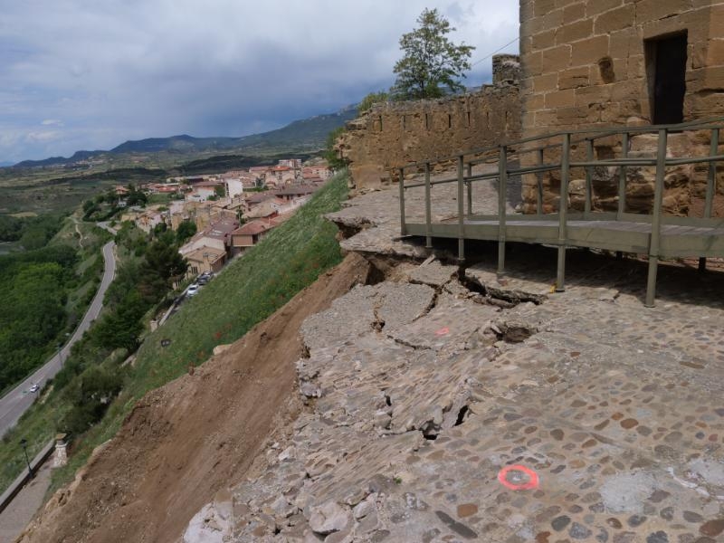 El Gobierno de La Rioja activa el nivel 1 del PLATERCAR por el derrumbe de la muralla en San Vicente de la Sonsierra