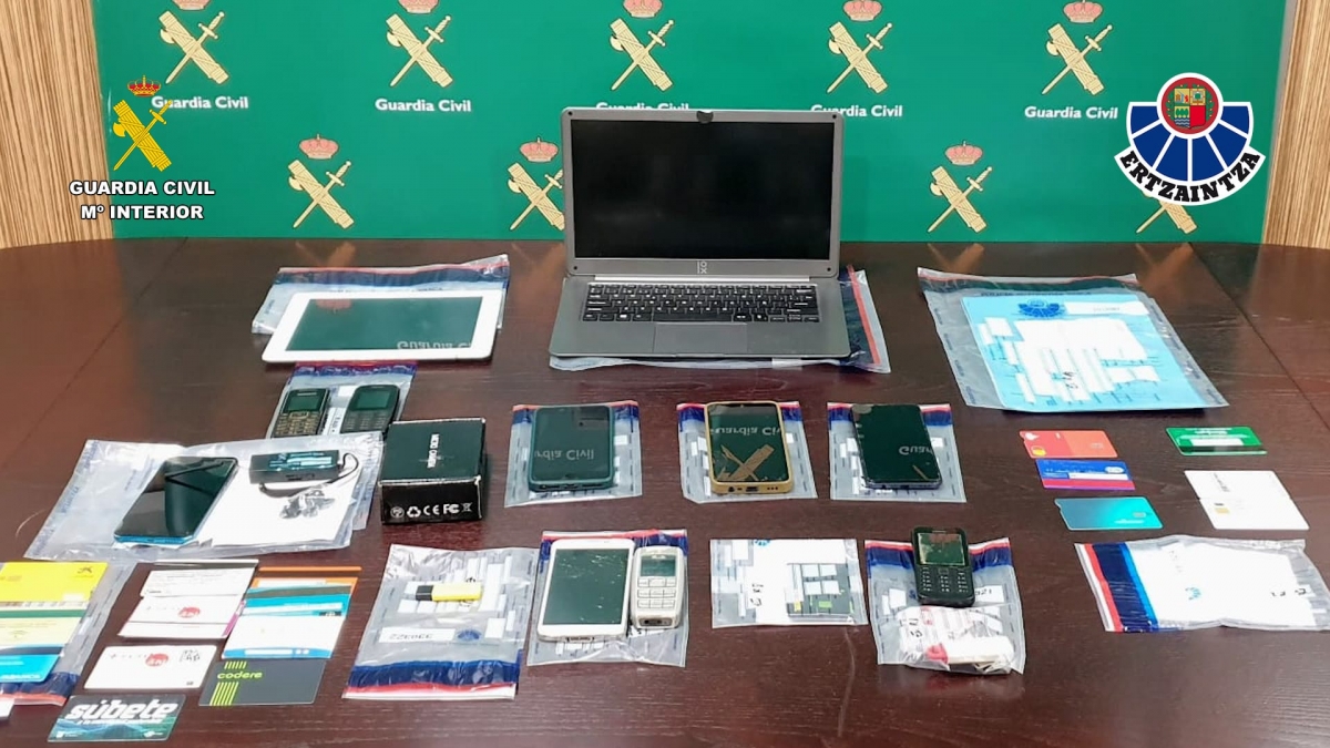 Detenido un ciberdelincuente en A Coruña por estafar 440.000 euros a pymes de toda España