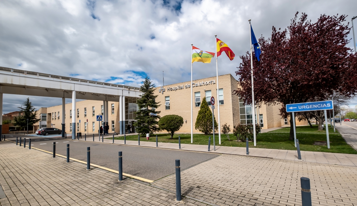 Trasladan al Hospital de Calahorra a un motorista tras sufrir una caída en la carretera LR-385 en Grávalos