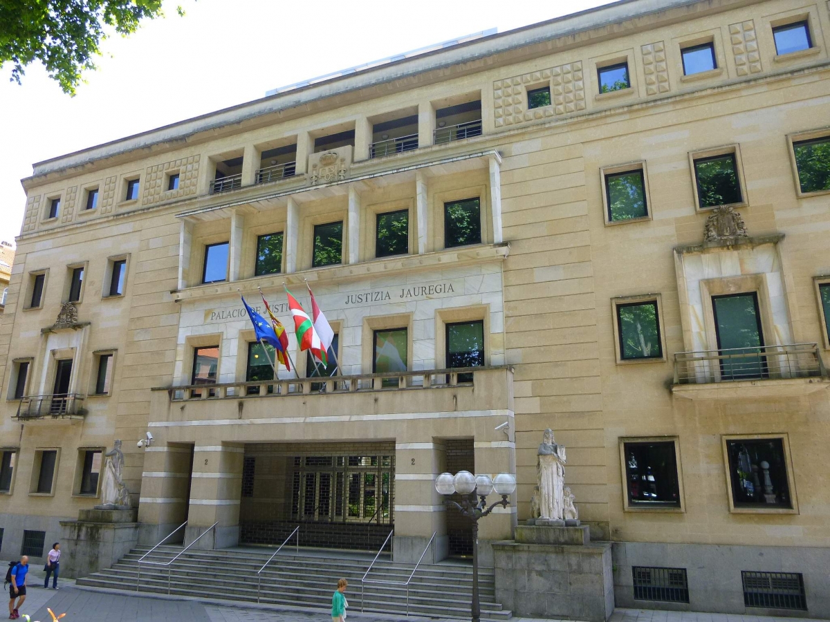 El Tribunal Superior de Justicia ratifica la condena a un abogado por apropiarse de 38.000 euros