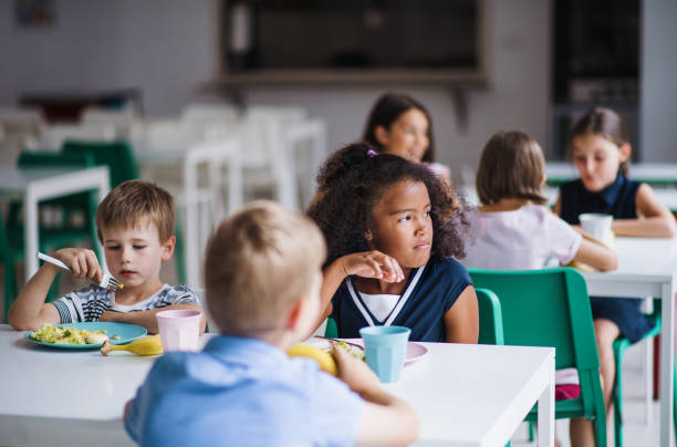 Pamplona eleva a 900.000 euros las becas de comedor escolar, un 64% más que en 2022