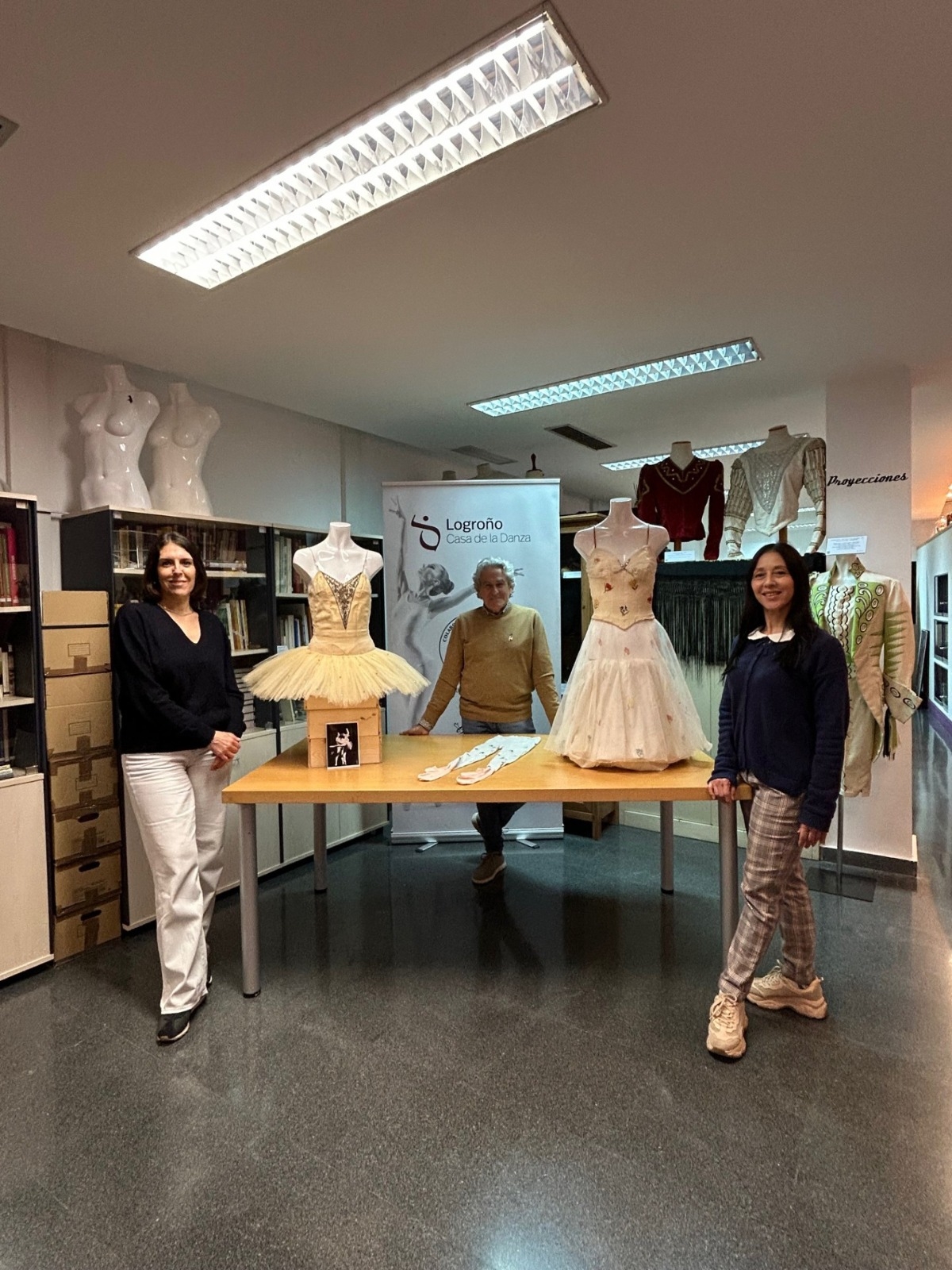 La Casa de la Danza de Logroño enriquece su museo con tres piezas históricas del ballet ruso