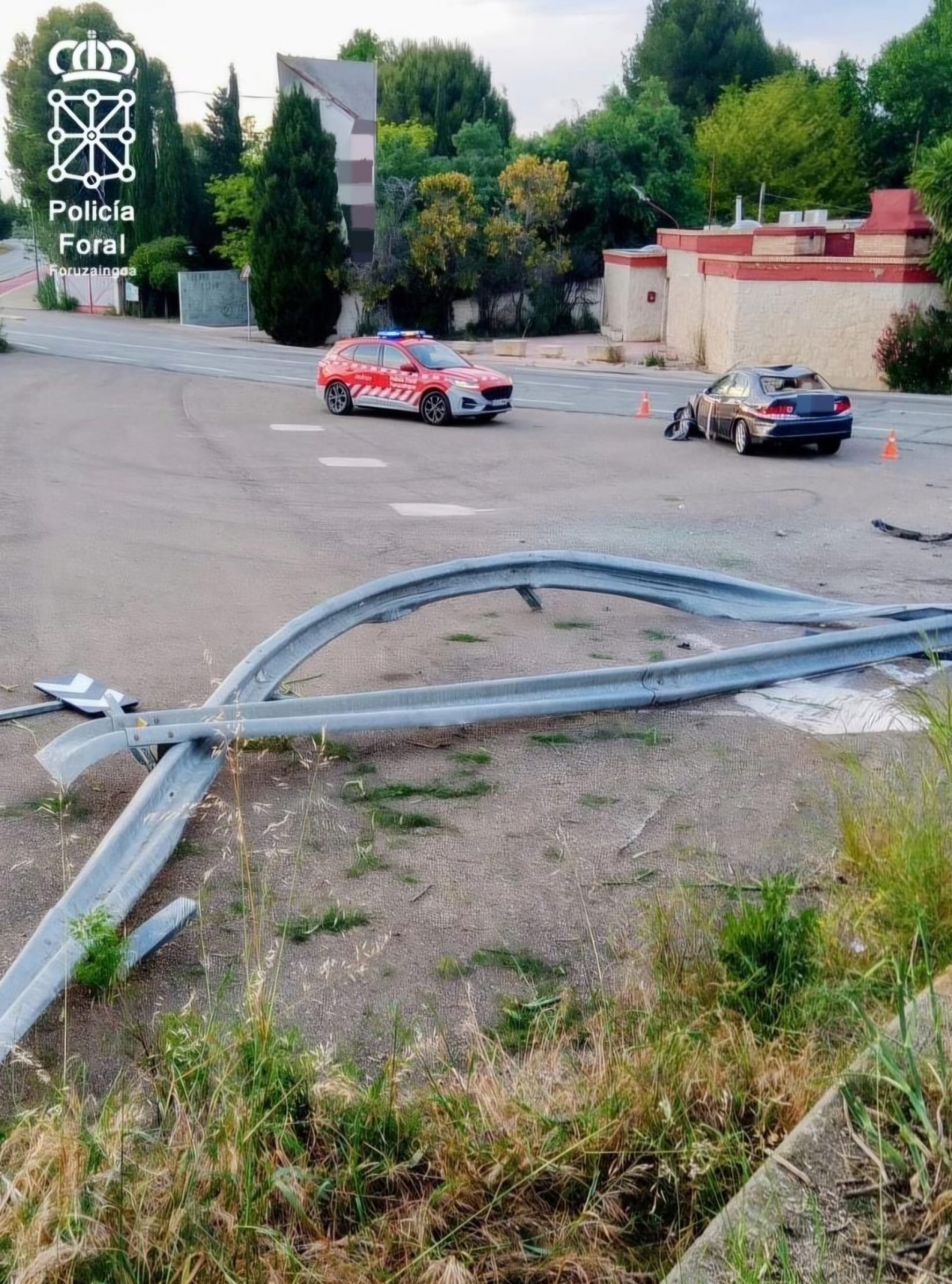 Un conductor drogado y sin seguro provoca un aparatoso accidente en Fontellas con dos heridos leves