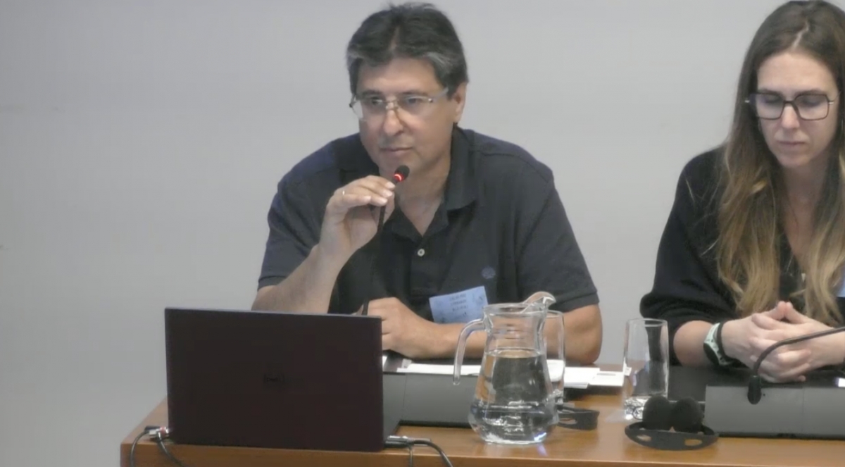 La plataforma 'Salvemos Larrabide' alerta de que casi el 70% de los abonados de verano son personas con pocos recursos 