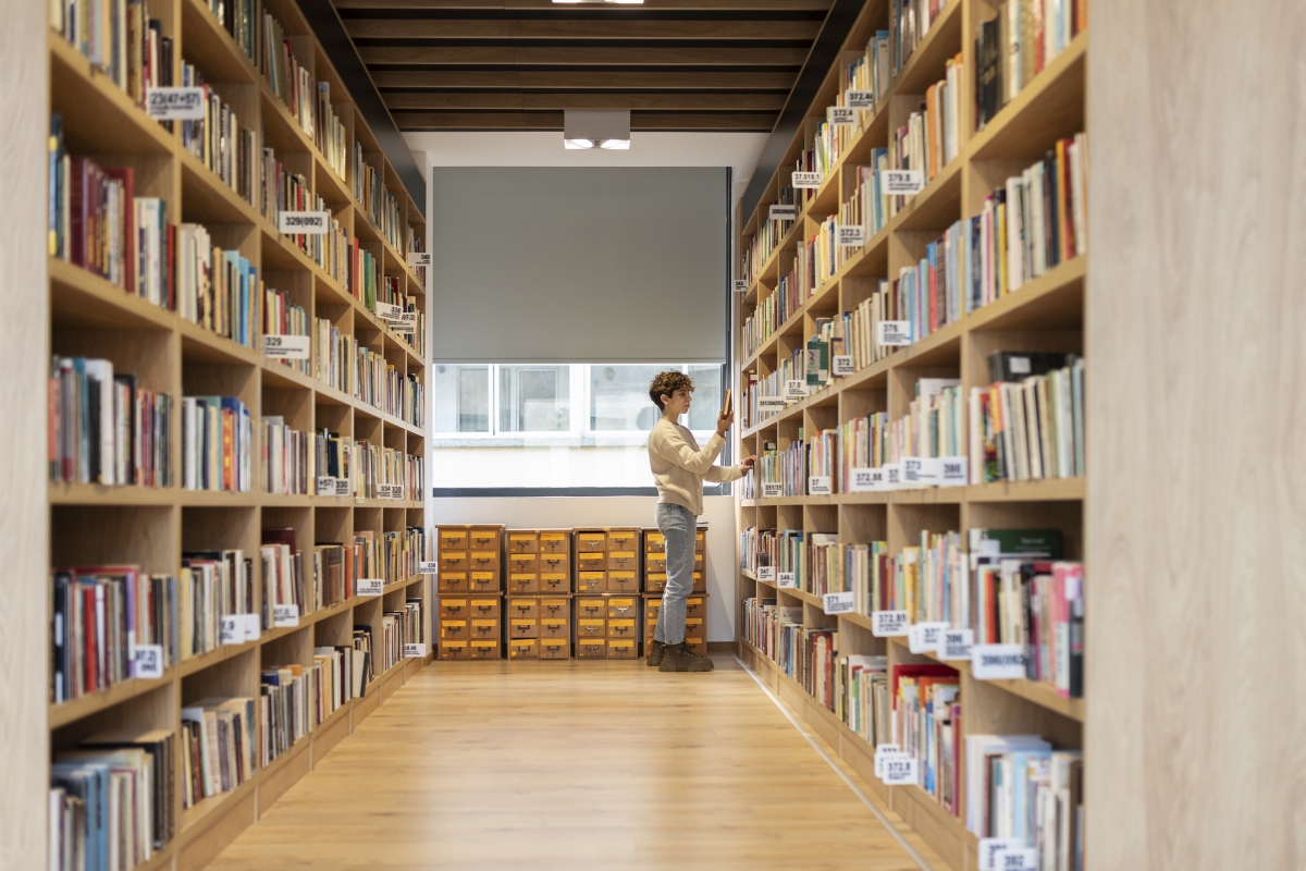 Una nueva extensión de la biblioteca municipal acerca la cultura al barrio de Mendelu en Hondarribia