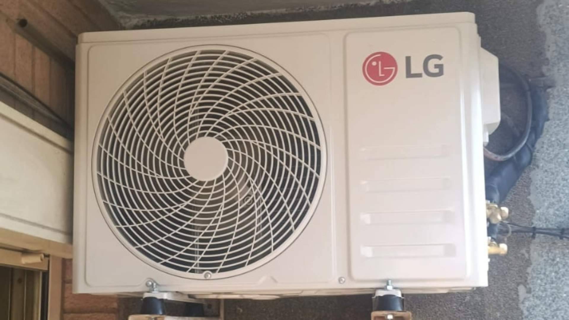 UPN propone adaptar la normativa para facilitar la instalación de aire acondicionado en viviendas y locales en Pamplona
