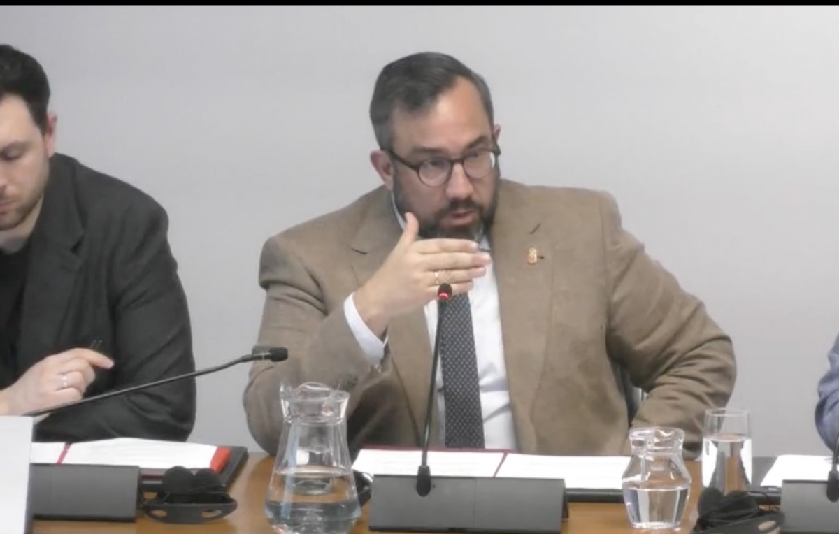 Remírez defiende ante el Parlamento una reforma de la Lorafna con 