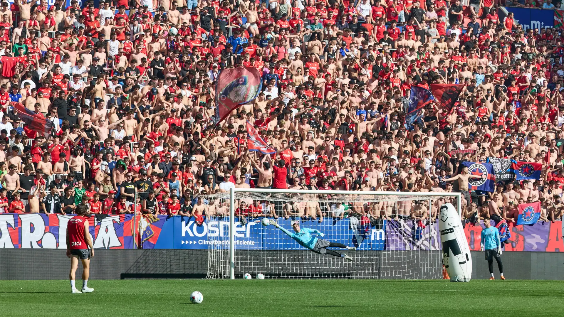 Osasuna se prepara para la 'final' en Getafe con el apoyo de 5.500 aficionados