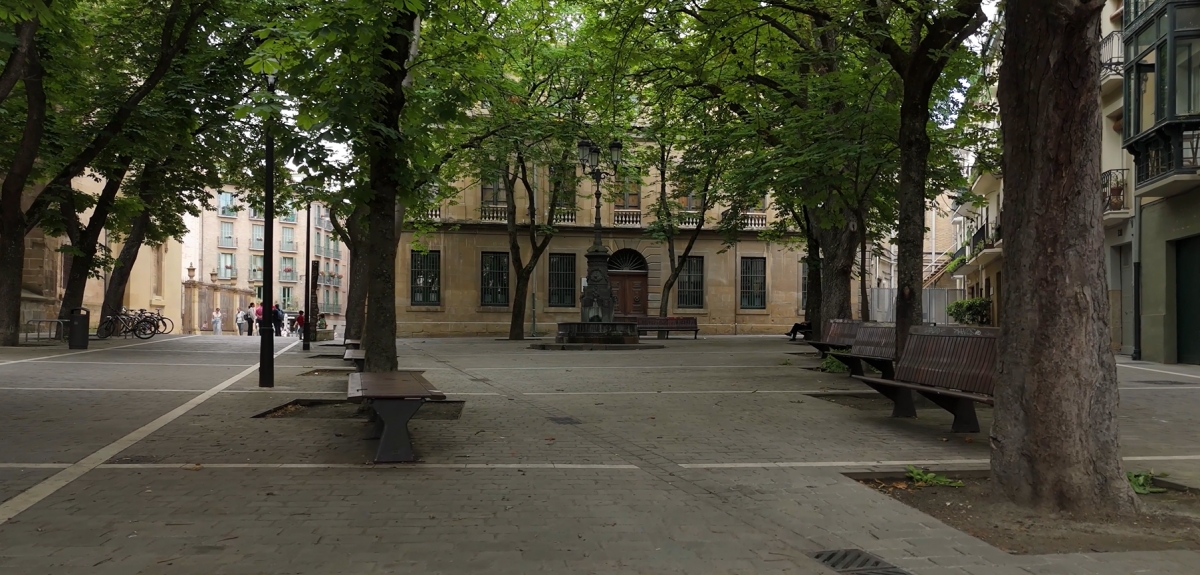 El Defensor del Pueblo pide al Ayuntamiento que blinde la plaza de San José para proteger su "encanto" frente a las terrazas hosteleras 