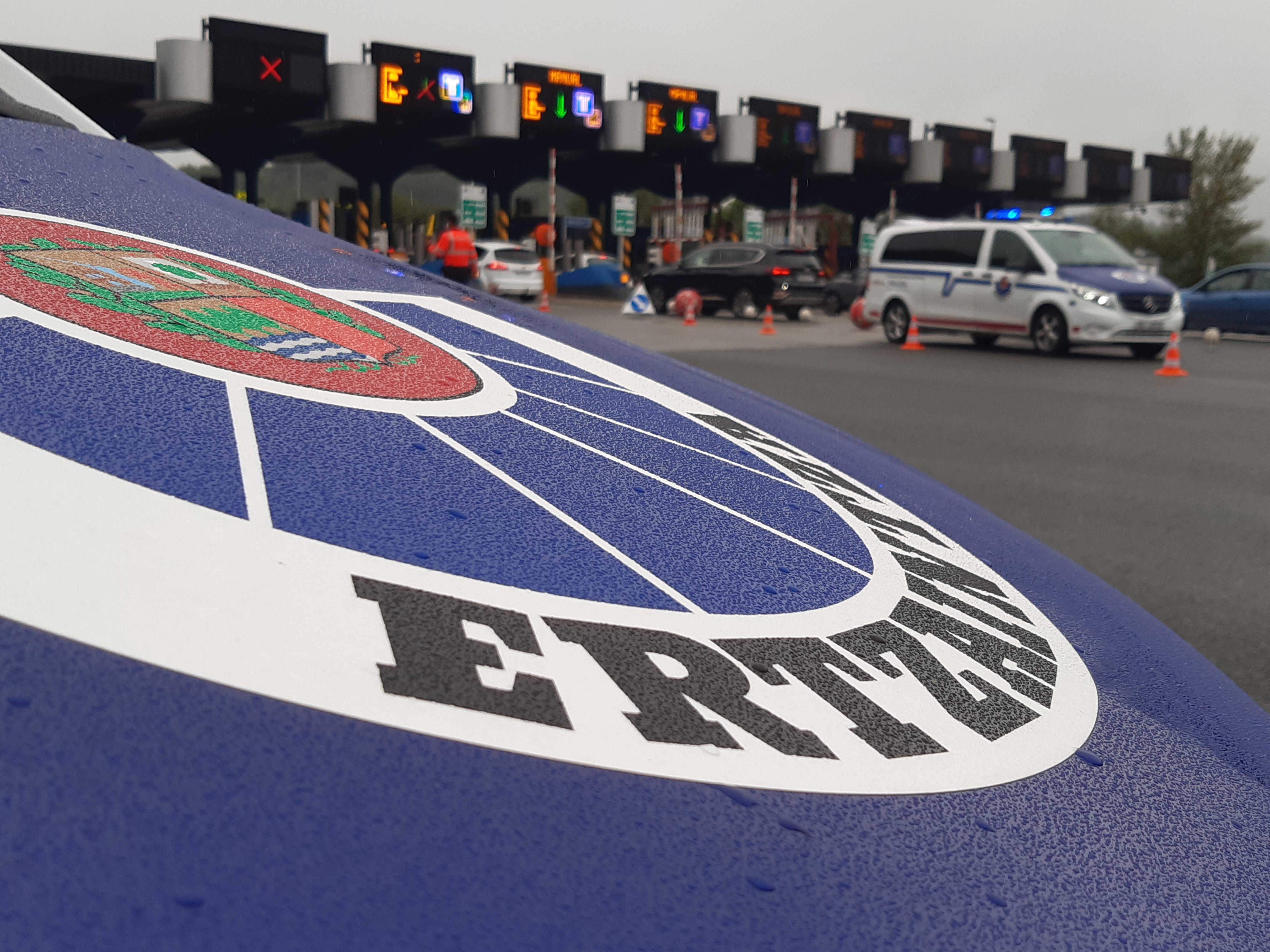 El vuelco de un camión en la A-63 (Bayona Sur) provoca retenciones de hasta 25 kilómetros en la frontera con Francia