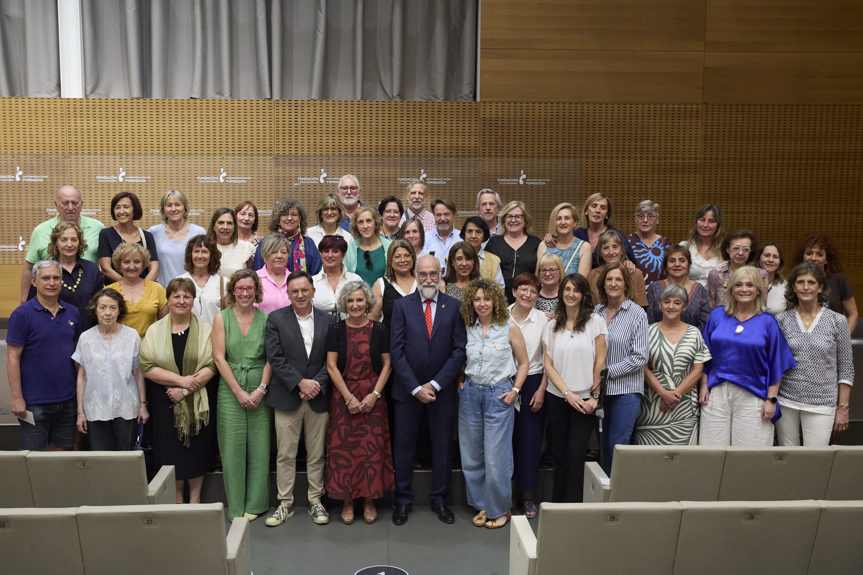 Osasunbidea homenajea en Civican a 65 profesionales de Atención Primaria jubilados en 2025