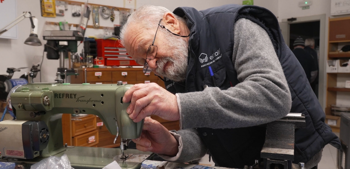 Jubilados con oficio: la asociación El Taller dedicó más de 4.000 horas en 2025 a reparaciones en hogares vulnerables