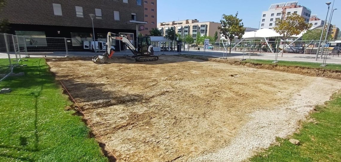Comienzan las obras de la nueva pista de baloncesto 3x3 de Sarriguren financiada con presupuestos participativos de 2025