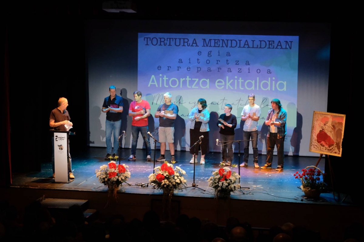 Leitza acoge un acto de reconocimiento a las más de 50 personas torturadas de Mendialdea identificadas