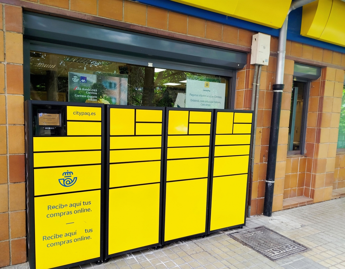 La oficina de Correos de Barañain estrena taquillas automáticas para paquetería disponibles las 24 horas