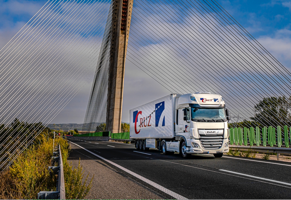 Transportes Cruz se une al gigante valenciano Transmolbo para crear un líder ibérico del frío con sello navarro