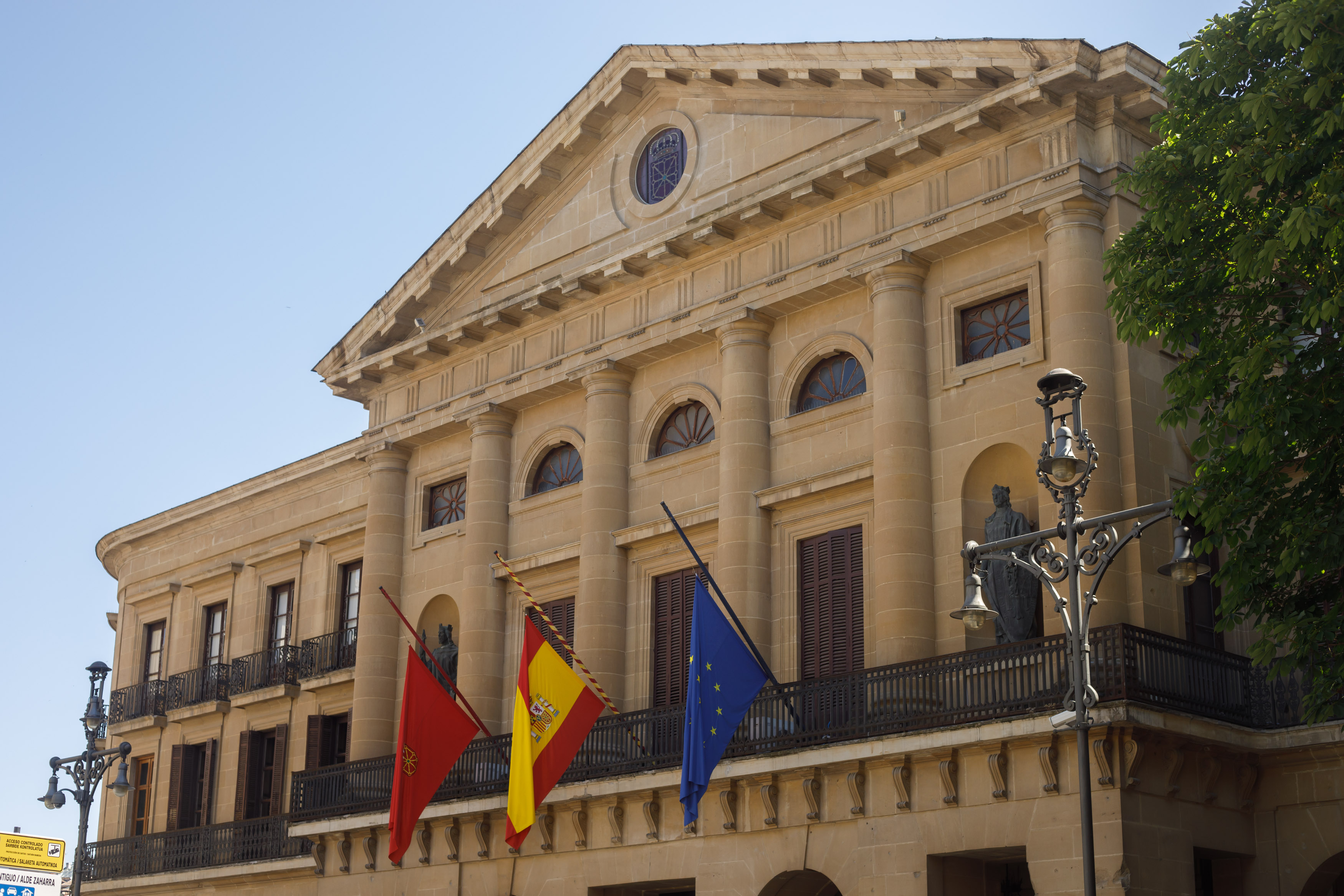 Navarra, conmocionada por los cinco agentes de Policía Foral fallecidos en Elgoibar