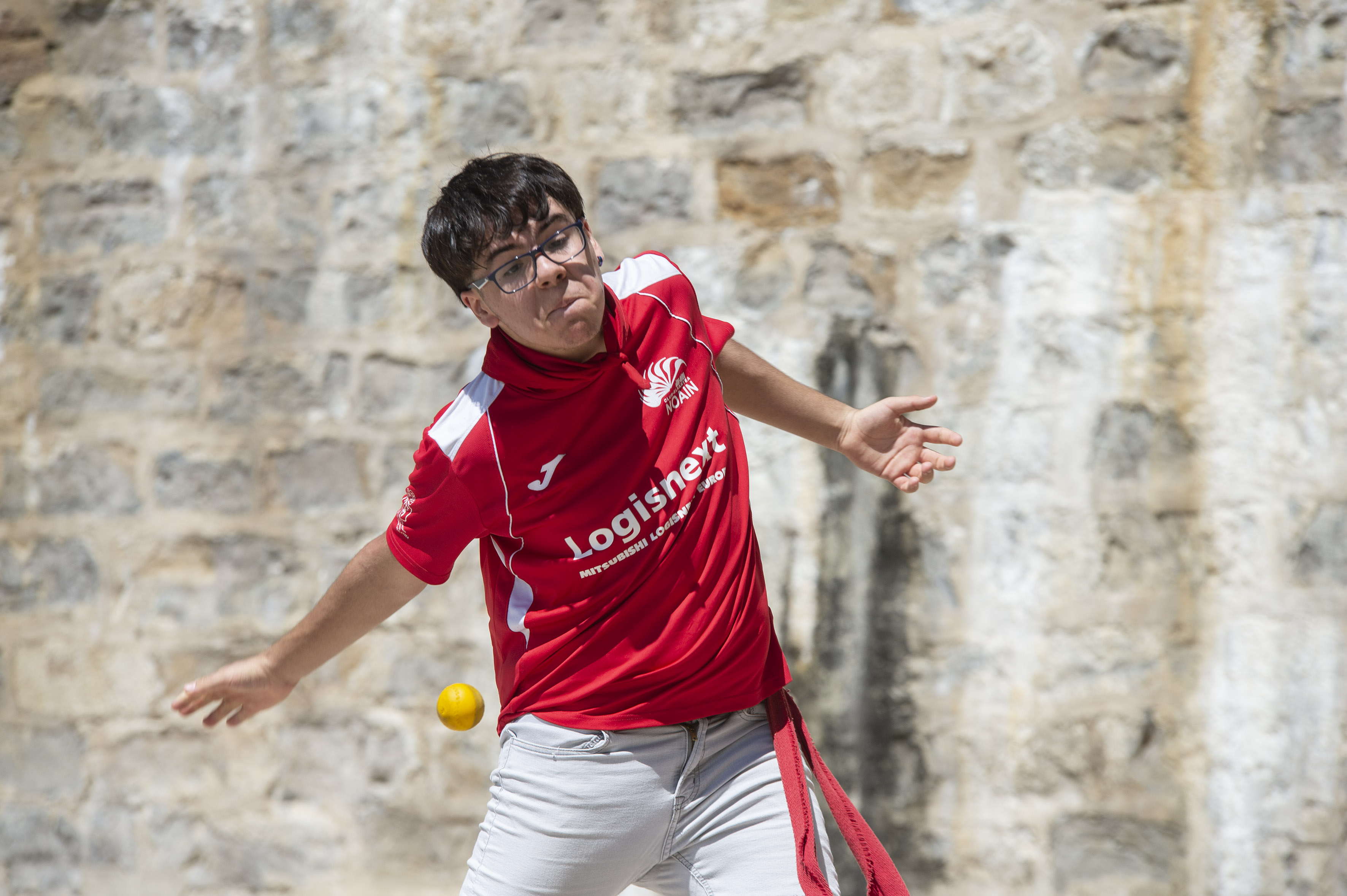 Seis de cada diez jóvenes ven la pelota vasca como el deporte más representativo de Navarra, pero temen por su futuro