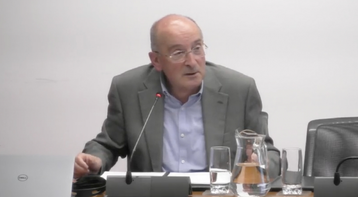 Juan Cruz Alli presenta ante la ponencia de reforma de la LORAFNA un proyecto de nueva ley del amejoramiento