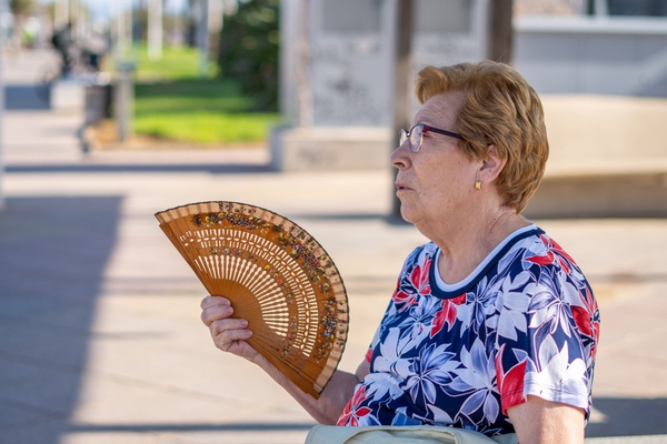 Los mayores de 65 años, principal grupo de riesgo ante la deshidratación y los golpes de calor del verano