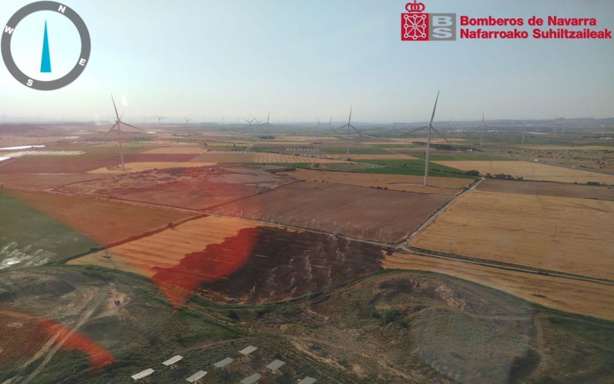Un incendio calcina un campo de cebada en Cortes en la muga con Ablitas