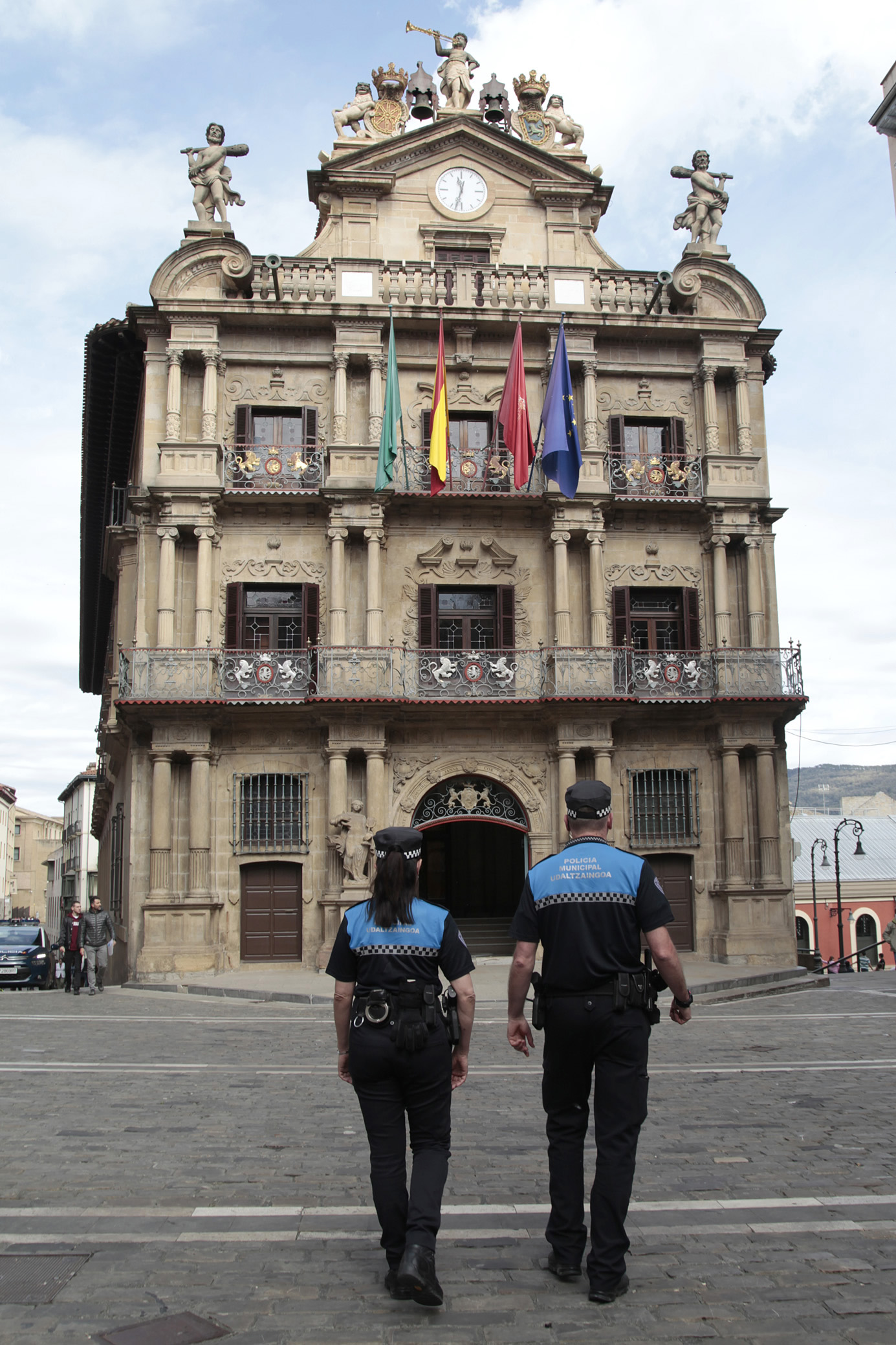 Las patrullas de cercanía de Policía Municipal dedican 118 horas a la atención del vecindario de los distintos barrios de Pamplona en los últimos meses