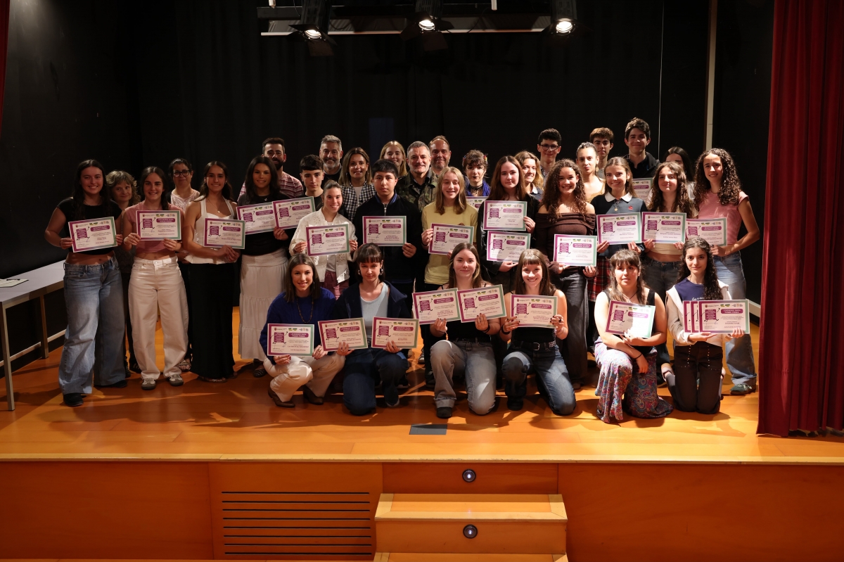 Maddi Lacasta se corona con doble premio en el Certamen Literario Juvenil de Pamplona al ganar en poesía y narrativa 