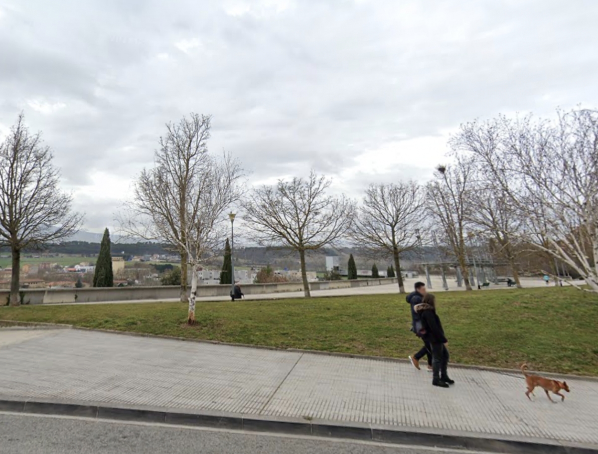 Hallado el cadáver de un hombre junto a los ascensores de Etxabakoitz Norte en Pamplona