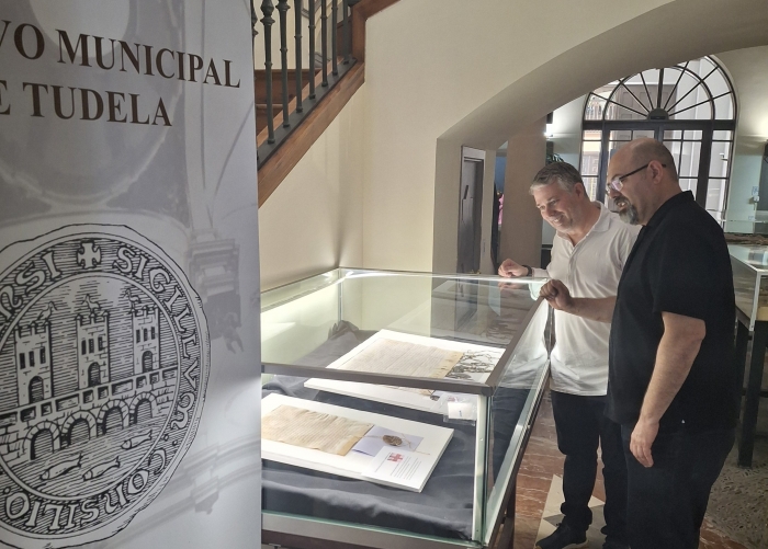 Exposición documental en Tudela: un viaje por la evolución de su bandera
