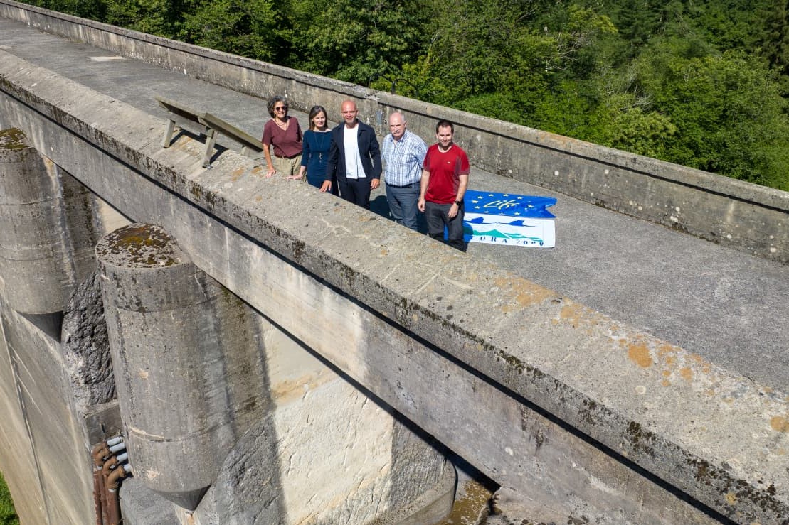 Arranca el derribo parcial de la presa de Enobieta en Artikutza, la mayor restauración fluvial de Europa