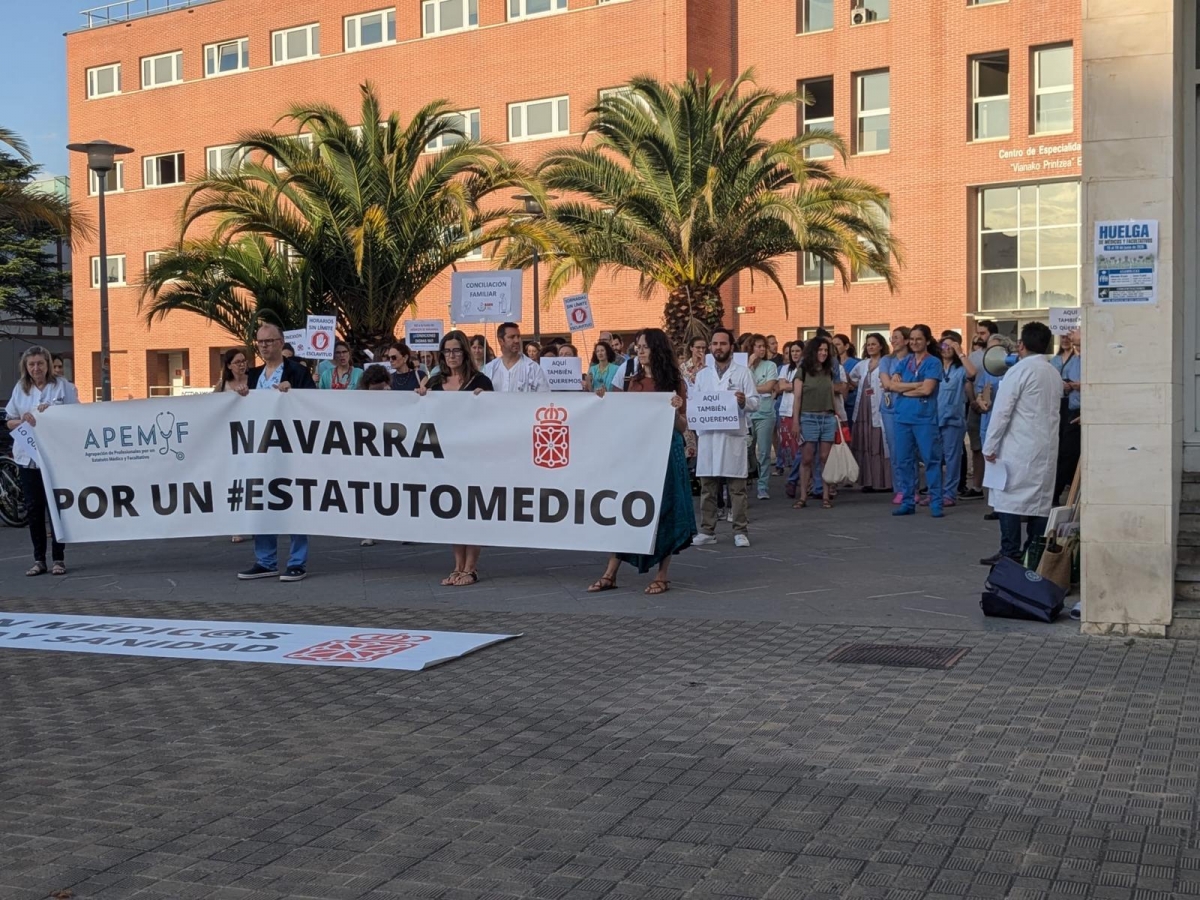Los médicos navarros denuncian que Salud no aplica las mejoras que sí han pactado otras CCAA