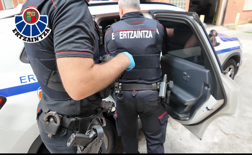 Dos detenidos en Getxo tras agredir a dos ertzainas de paisano que intervenían en una pelea