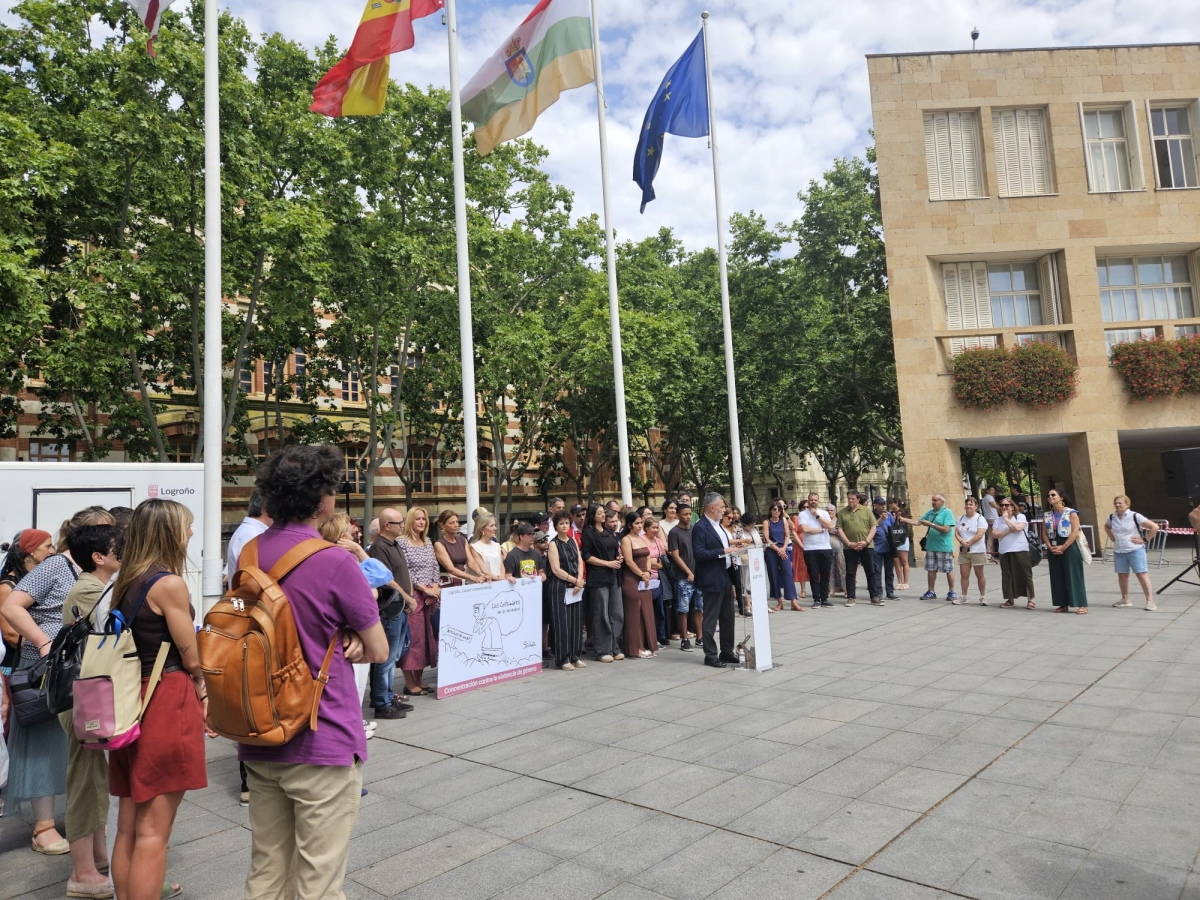 Logroño renueva su compromiso contra la violencia de género con un manifiesto juvenil de la Fundación Pioneros