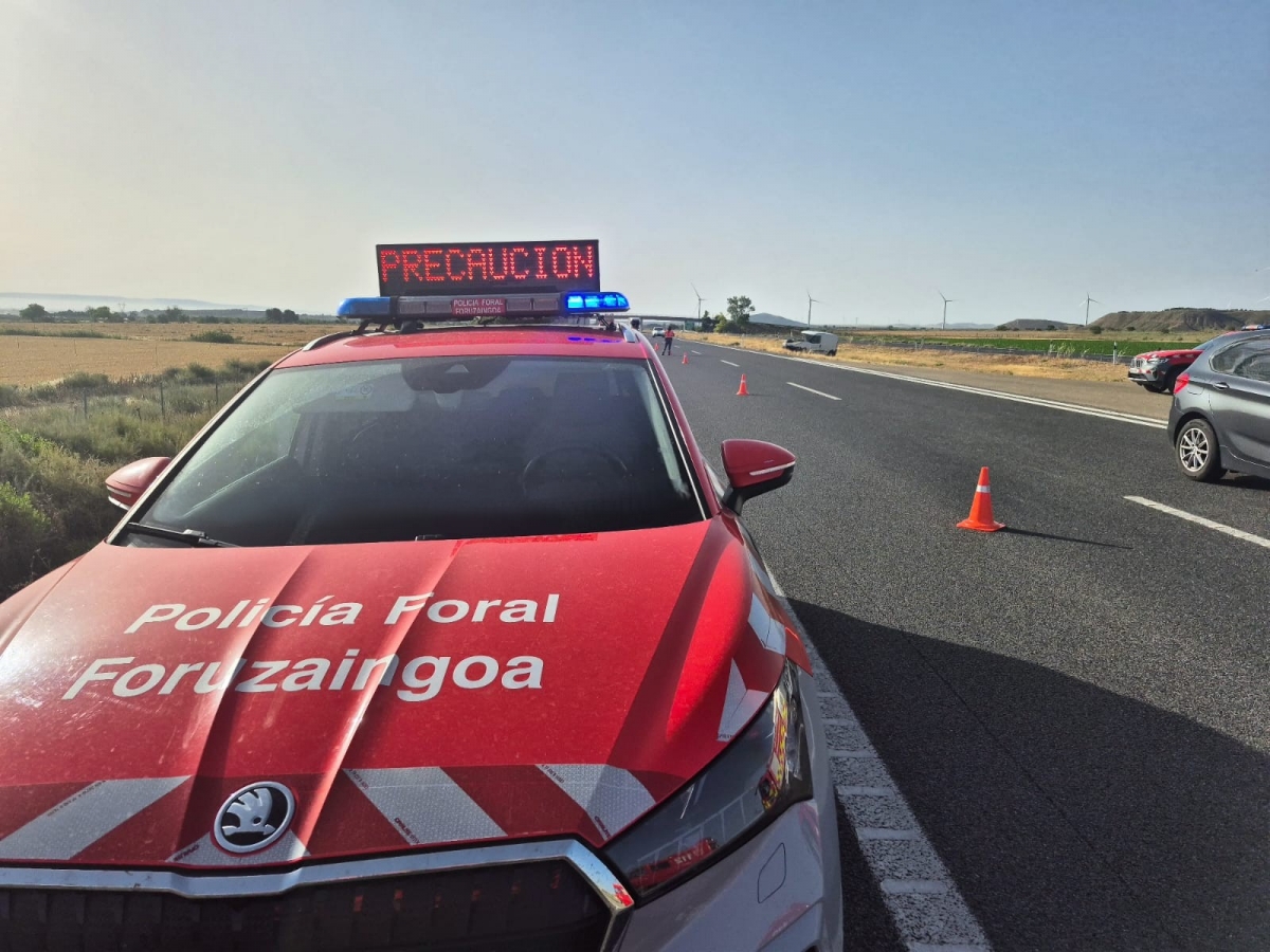 Da positivo en cocaína y cannabis tras colisionar con un camión de mercancías peligrosas en la AP-68, en Cortes