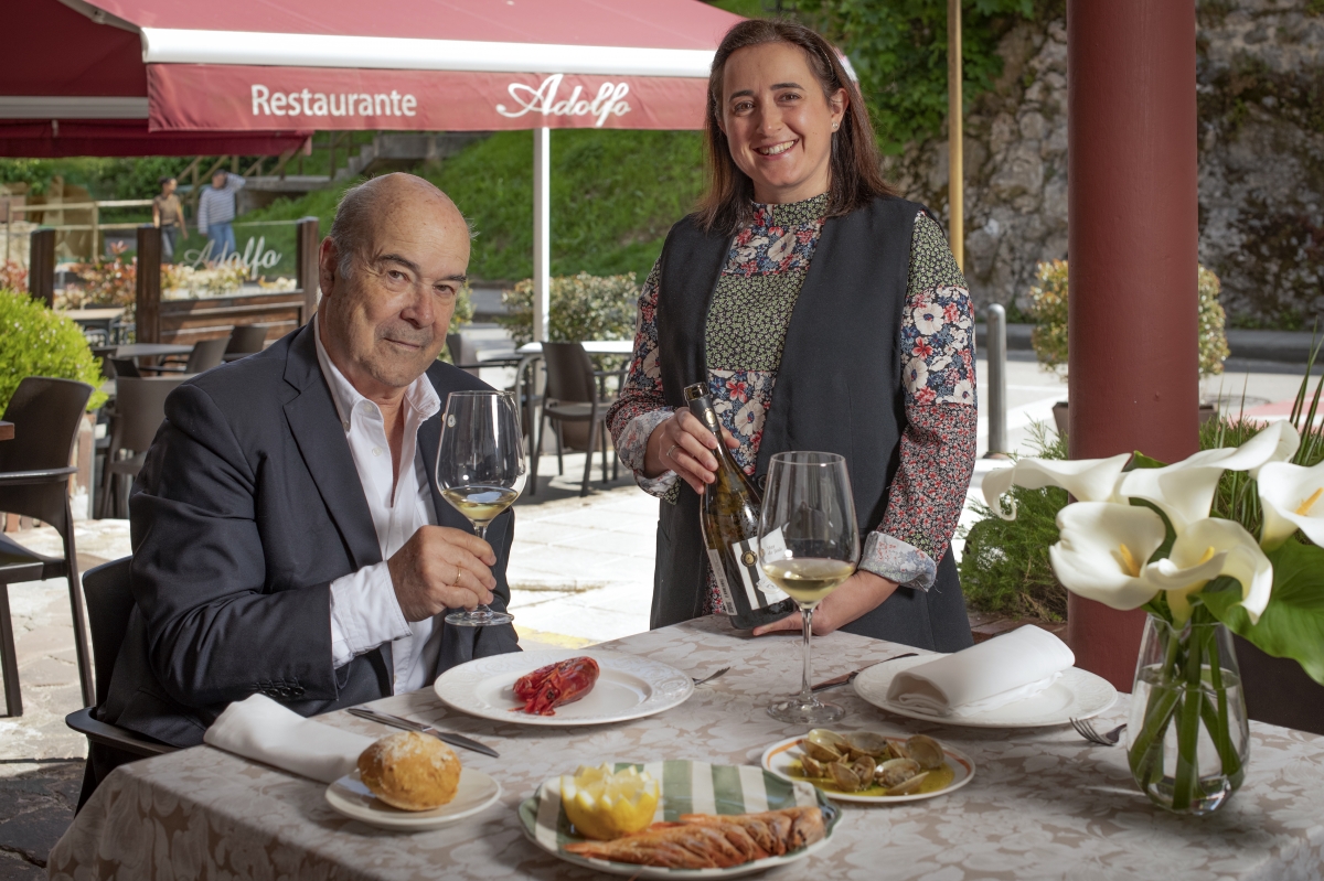 Dos establecimientos de Pamplona elegidos por Natalia Lacunza entre los Soletes de verano de la Guía Repsol
