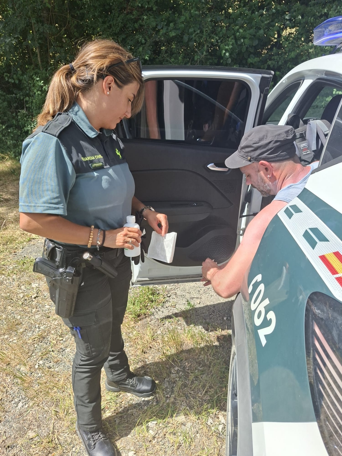 La Guardia Civil auxilia a tres peregrinos franceses perdidos en el Camino de Santiago a la altura de Erro