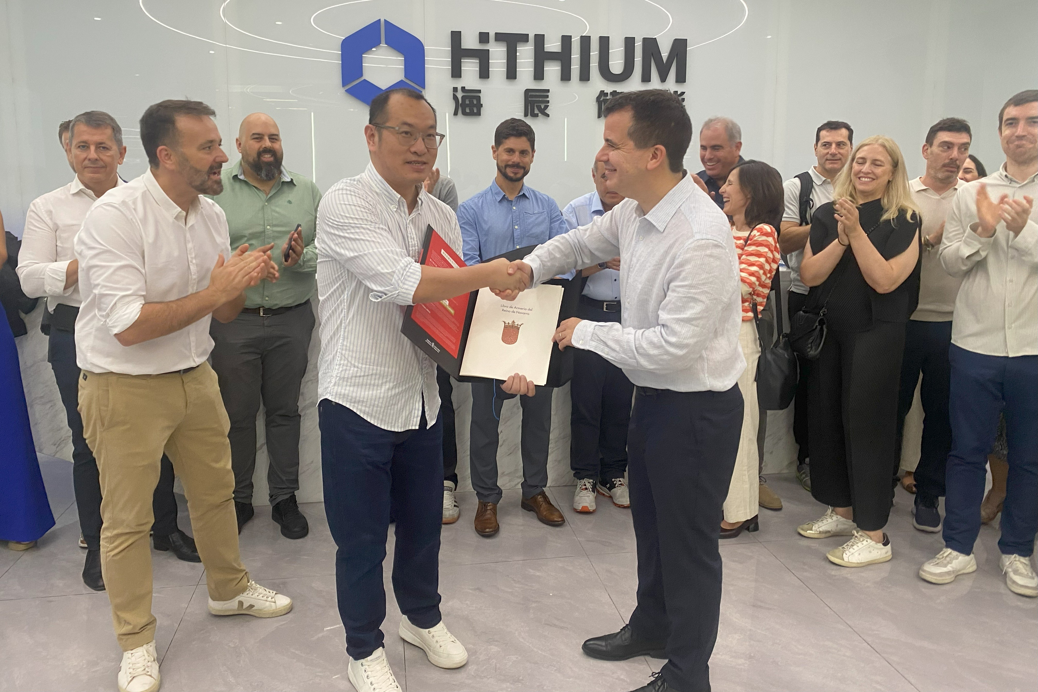 Una delegación navarra visita en China la gigafactoría Hithium, que invertirá 400 millones en la Comunidad Foral
