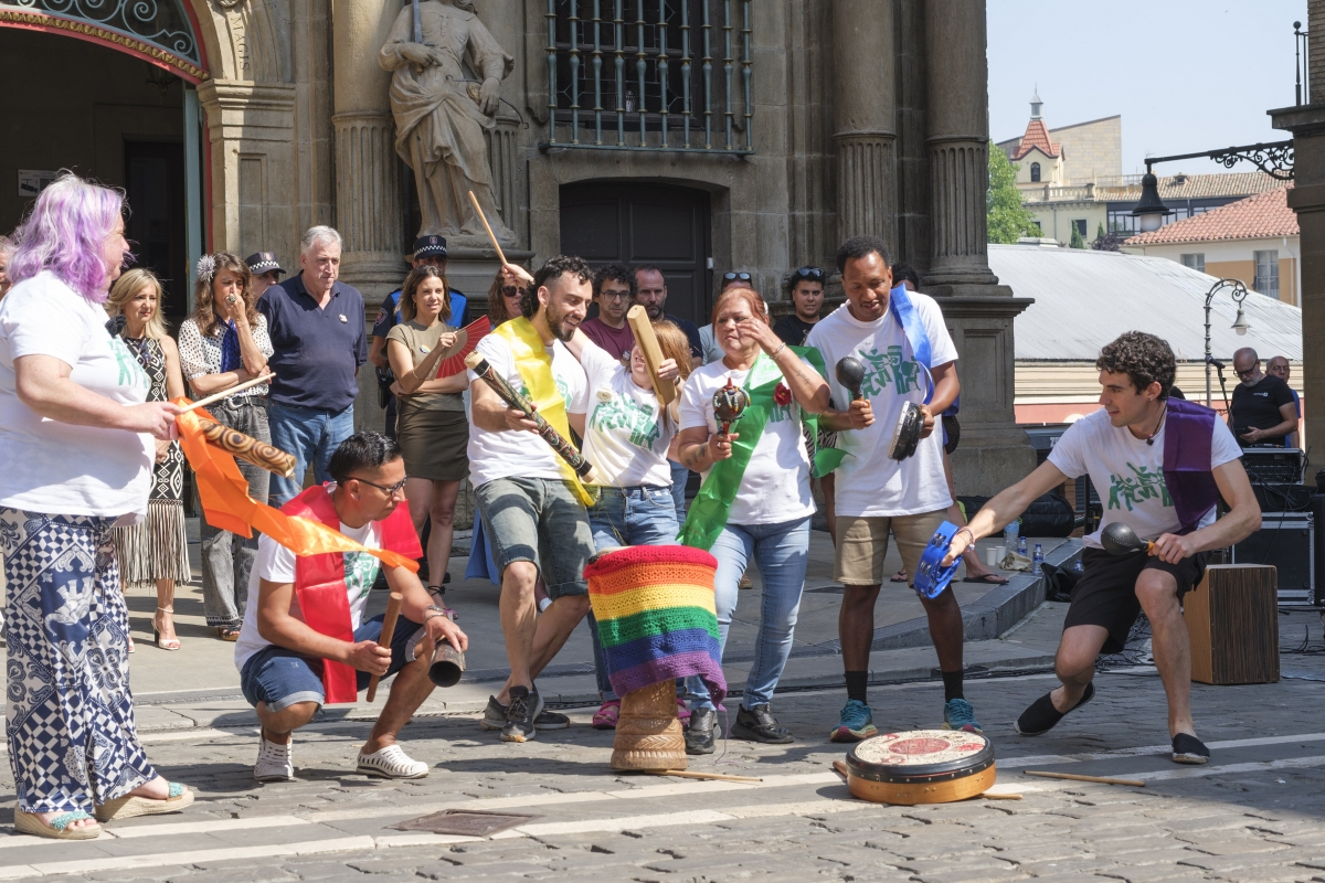 Pamplona reafirma su compromiso con el respeto a la diversidad sexual y de género en el Orgullo LGTBI+ 